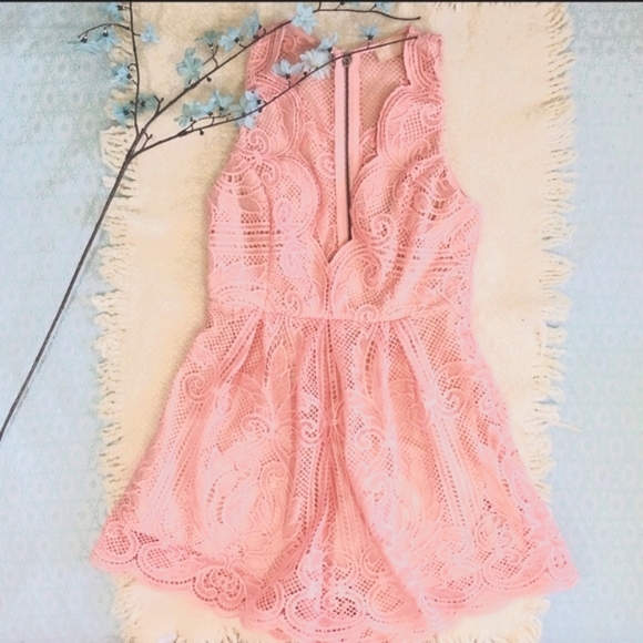 LOVE TRIANGLE Pink Crochet Romper Size S - Picture 3 of 8